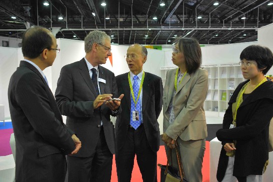 呂大使慶龍出席巴黎紡織布料展（Texworld）會晤展覽會主席Michael Scherpe先生及向台灣參展廠商加油打氣