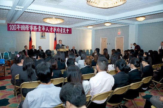 萬馬奔騰學員拜會駐美代表處