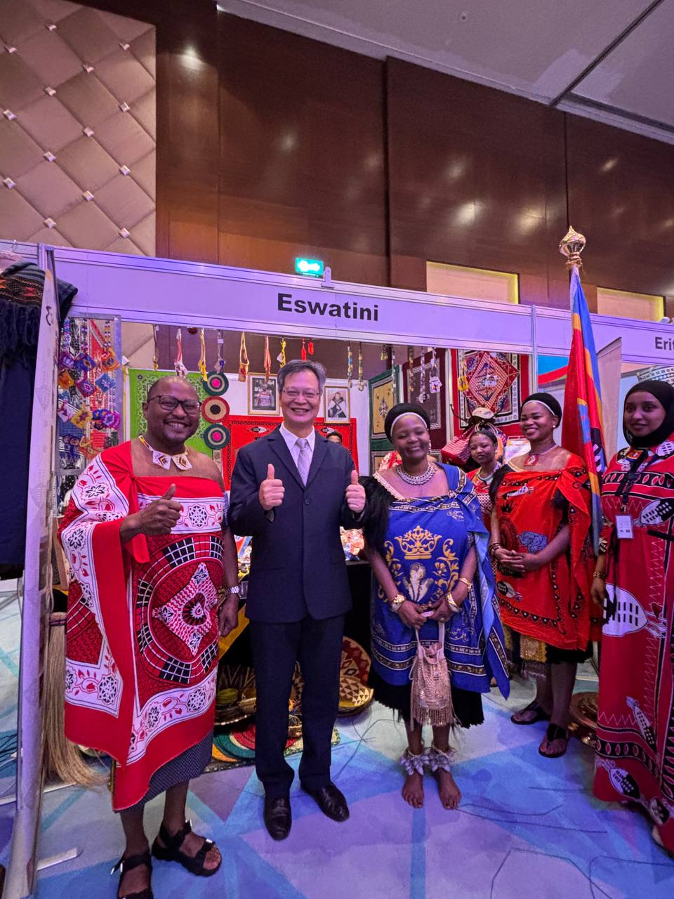 Representative Hu posts for a photo with Eswatini Ambassador to Kuwait, H.E. Nkululeko Dlamini on the site.