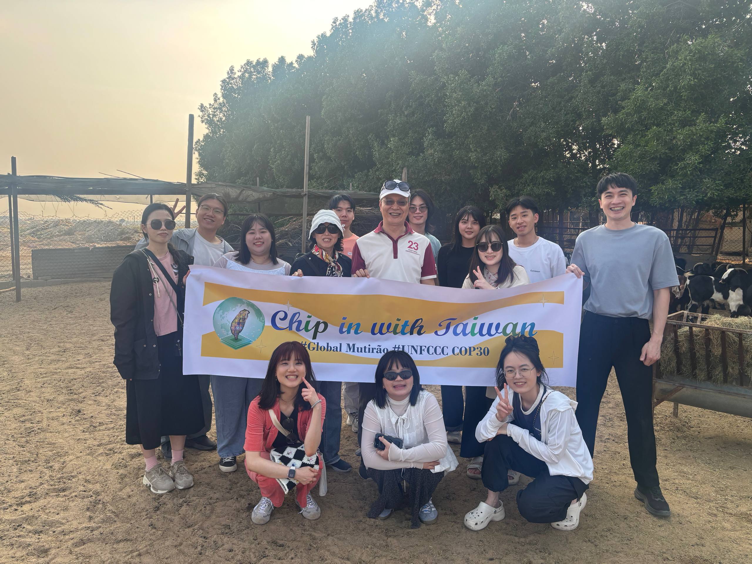 Our office hosts the Desert Cleaning Event, calling for Taiwan's participation into UNFCCC.