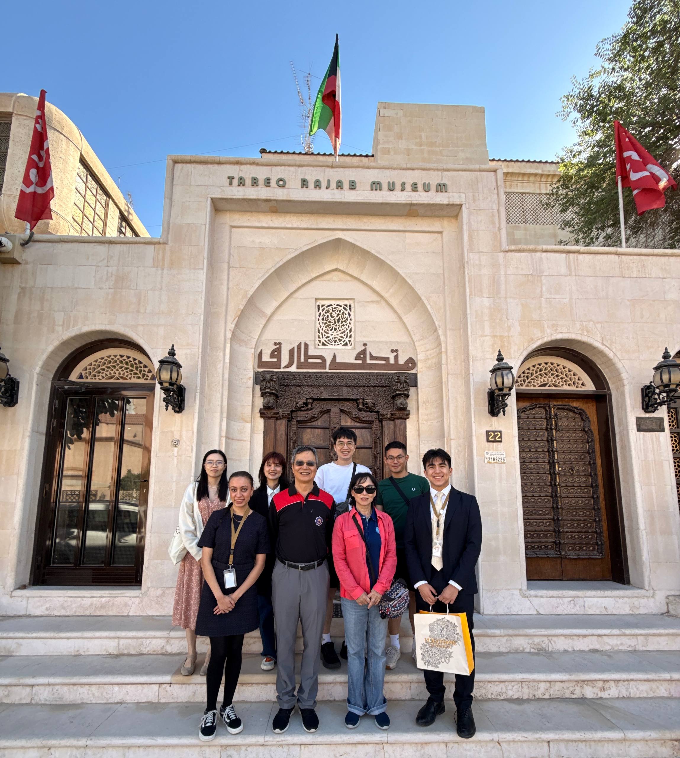 Representative Hu and his wife were invited to a tour to Tarek Rajab Museum in Kuwait.