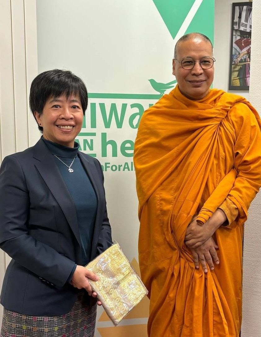 Ambassador Nicole Su meets with Thailand's Deputy Supreme Patriarch, Dr. Phra Anil Sakya