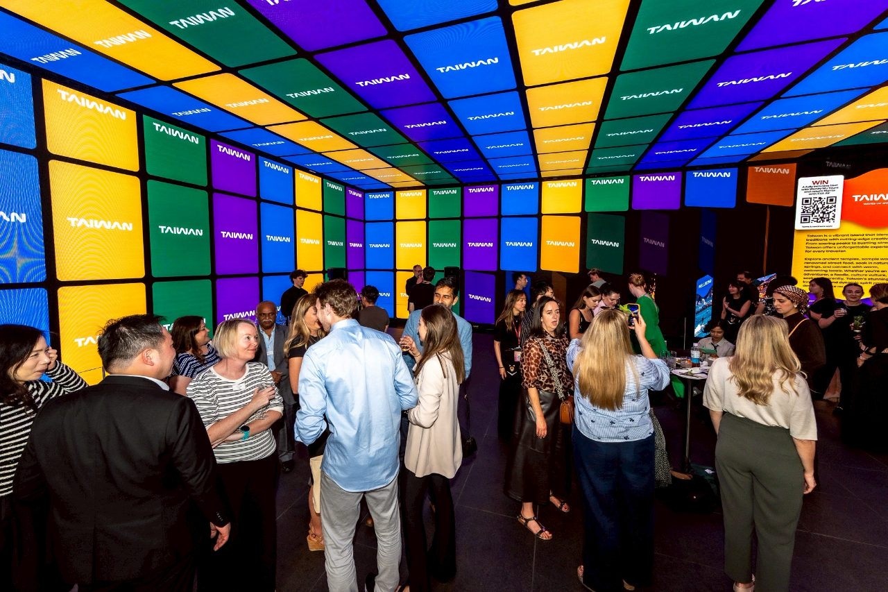 本處觀光組於2025年6月12日至13日在倫敦舉辦台灣主題大型沉浸影音秀，透過360度多面螢幕於全天候播放台灣主體廣告，搭配現場抽獎送機票，宣傳台灣觀光資源。本處姚大使出席開幕晚宴，推廣赴台旅遊。