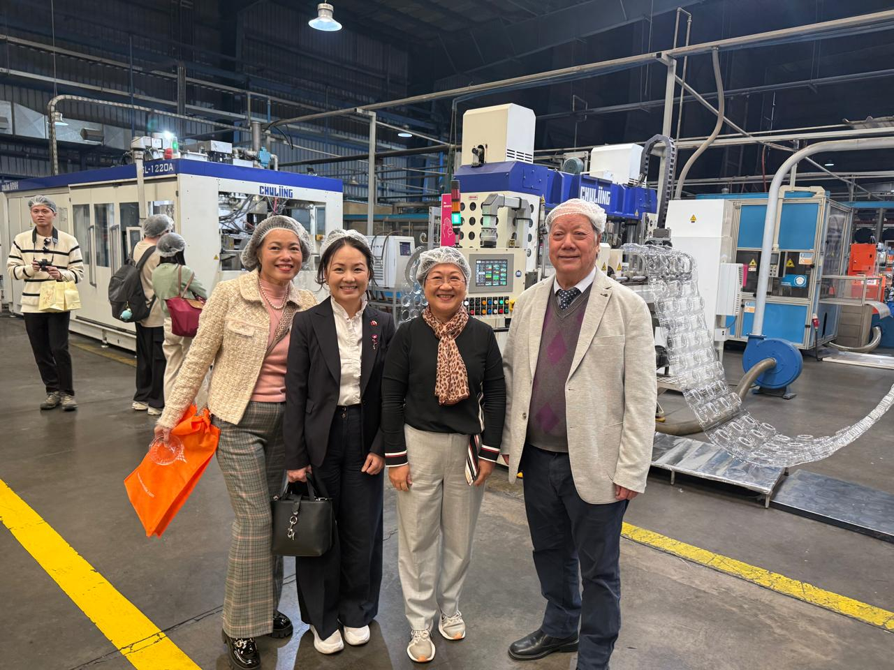 徐委員長佳青參訪智利僑商工廠