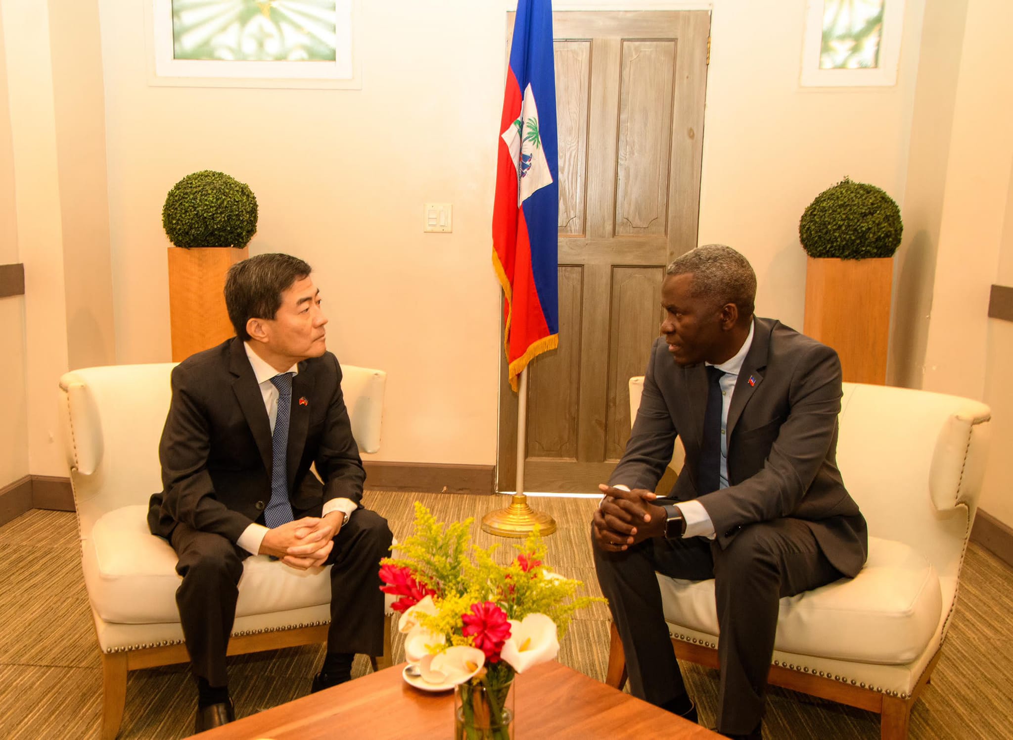 胡大使會晤國防部長Jean-Michel MOÏSE，就未來合作方向展開討論