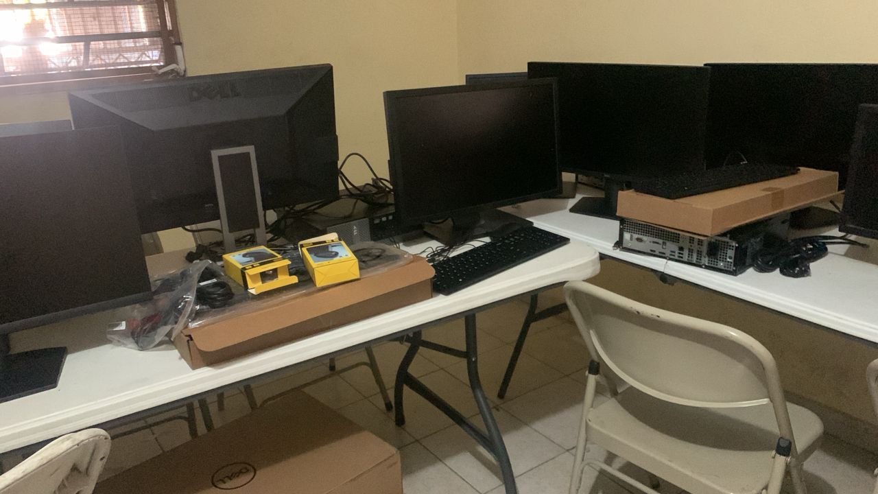 我援職訓中心器材-電腦教室