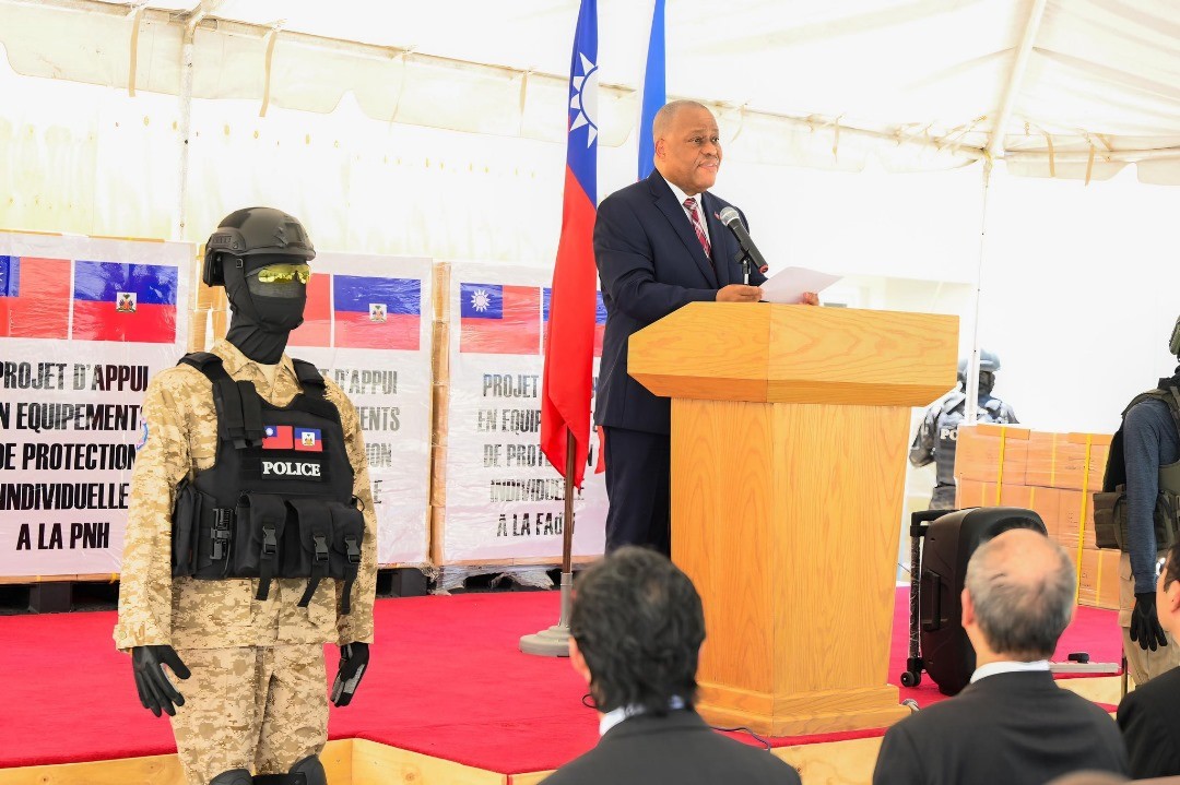 Dans son discours, le Premier ministre, Garry CONILLE, a remercié le gouvernement taïwanais d'avoir fourni du matériel pour contribuer au maintien de l'ordre public.