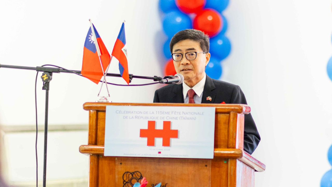 L'Ambassadeur HU a souligné que le gouvernement taïwanais soutenait et accompagnait Haïti depuis 70 ans. Il a réaffirmé la ferme volonté de son gouvernement de renforcer davantage la coopération entre les deux pays, tout en formulant ses vœux pour que l’amitié entre les peuples taïwanais et haïtien perdure à jamais.