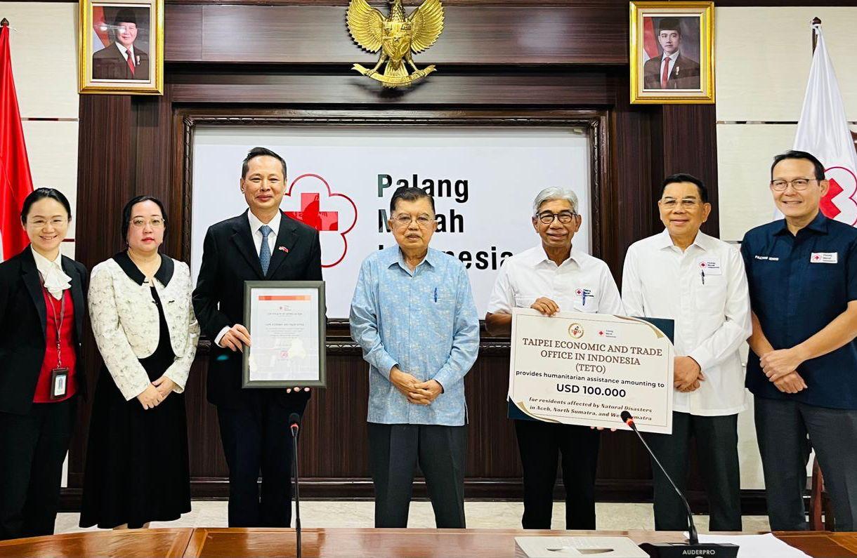 台灣捐贈印尼紅十字會(PMI)10萬美元賑濟北蘇門答臘洪災
