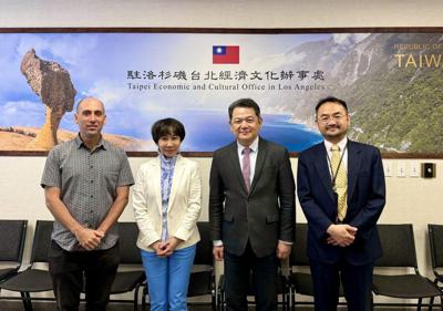 Director General Amino Chi was delighted to meet with Dr. Nikky Lin, the director of National Museum of Taiwan Literature, and Dr. Ian Gabriel Rowen at our office on June 14, 2024.
