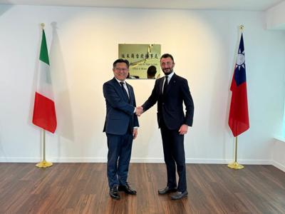 La visita dal deputato Pozzolo e dei consiglieri comunali di Vercelli