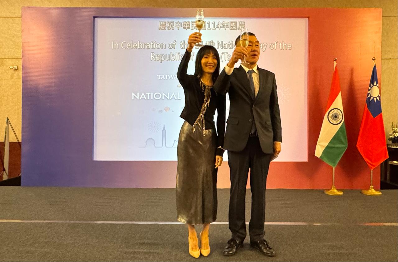 張處長夫婦祝酒