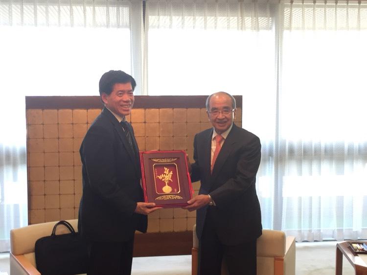 10 29 陳総領事が大分県知事広瀬勝貞を表敬訪問 Fukuoka Branch Taipei Economic And Cultural Office In Osaka 台北駐大阪經濟文化辦事處福岡分處