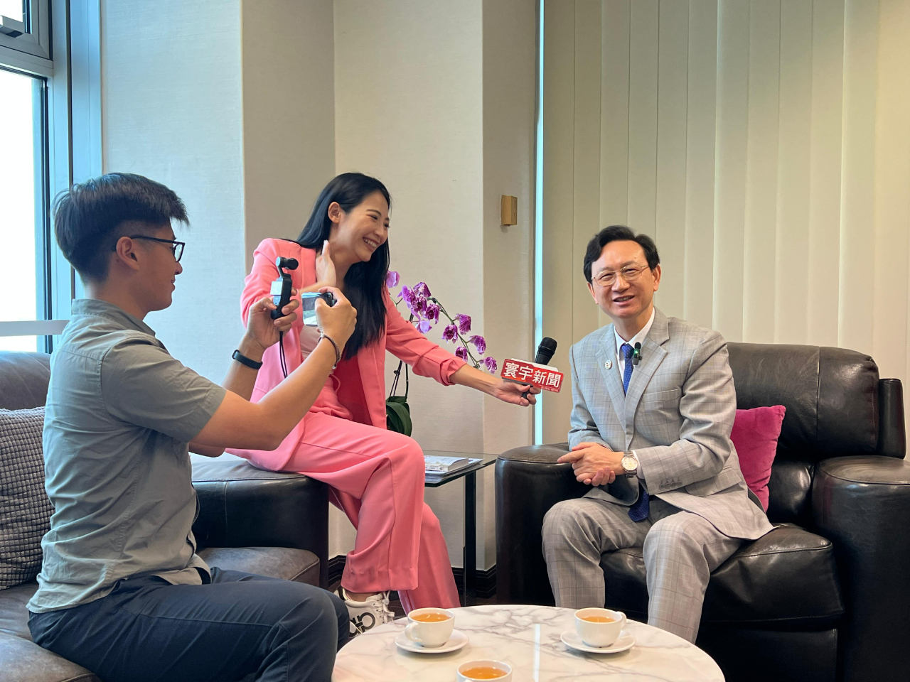 Ambassador Tung Chen Yuan was interviewed by correspondent from Global News (寰宇新聞)and the Central News Agency(中央社), discussing his new book titled " The Sixty-Year Journey of Modern Singapore" (新加坡六十年-小國大智慧的故事)(20250704)