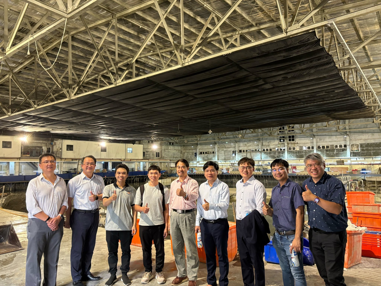 林參事於10月18日隨同UEH工程學院參訪海洋大學，雙方即將簽署合作備忘錄（MOU）。根據規畫，明年二月UEH將推薦二十位學生至海洋大學機電系與電機系，參加3+1+1學程。學生可在海洋大學完成畢業專題，取得學位後，亦可繼續升讀碩士班。若越南其他大學有意進行類似合作，歡迎聯繫，我們將協助推薦並促進與台灣高校的合作洽談。